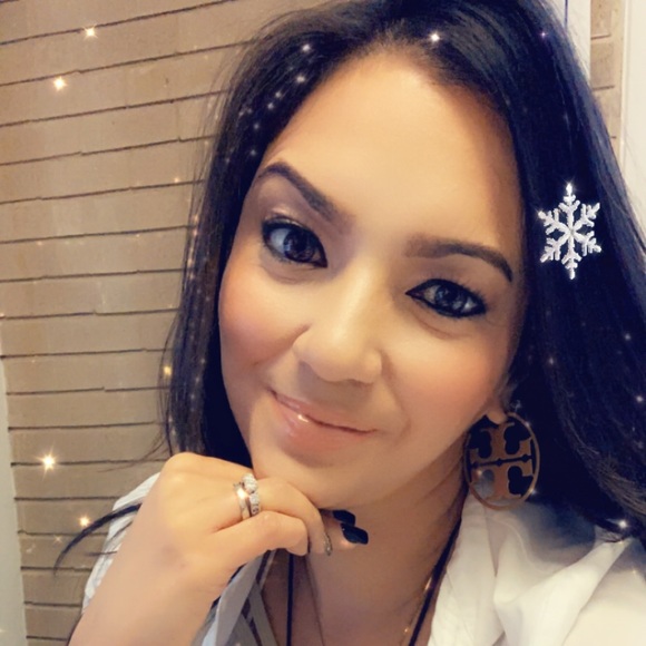 Meet your Posher, Melissa - Picture 5 of 6